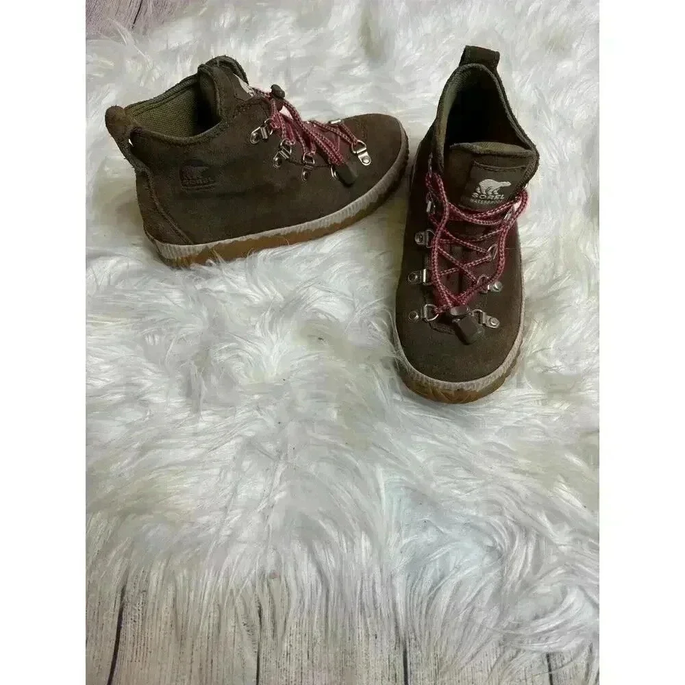 Sorel Out N About Conquest Boots Waterproof Rubber Soles Toggle Lace Size Kids 3